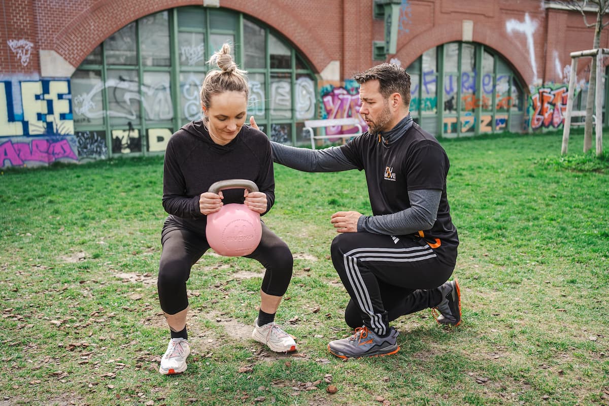 Kniebeugen Training bei YouMove Wien